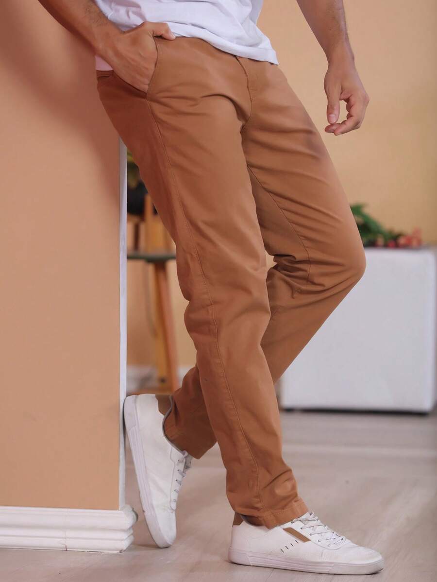 Calça Masculina em Sarja com Elastano Estilo Alfaiataria