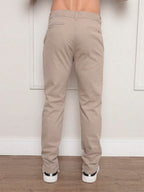Calça Masculina em Sarja com Elastano Estilo Alfaiataria
