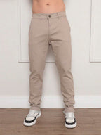 Calça Masculina em Sarja com Elastano Estilo Alfaiataria